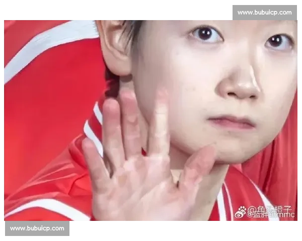 孙颖莎的 “茧手”:妇女峰会海报里的力量密码